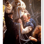 16-Photos-From-Behind-The-Scenes-Of-Famous-Films-11.png