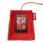 700-nokia-wireless-charging-pillow-by-fatboy-with-nokia-lumia-820-8×6.jpg