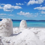 The-startling-white-sands-of-Hyams-Beach-in-New-South-Wales-Australia-the-whitest-sand-in-the-wo.jpg