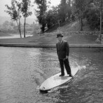 Bizarre-inventions-motorized-surfboard-8×6.jpg